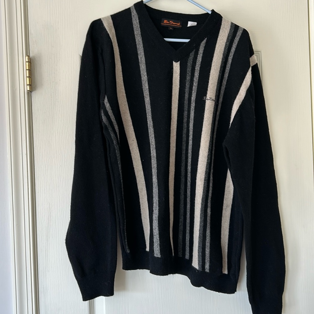 Ben Sherman V-Neck sweater size XL